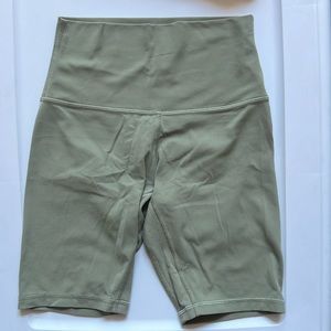 LULULEMON SHORT